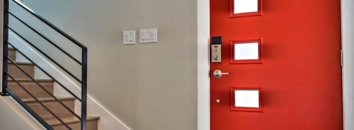 Что такое стандартный монтаж входной и межкомнатной двери